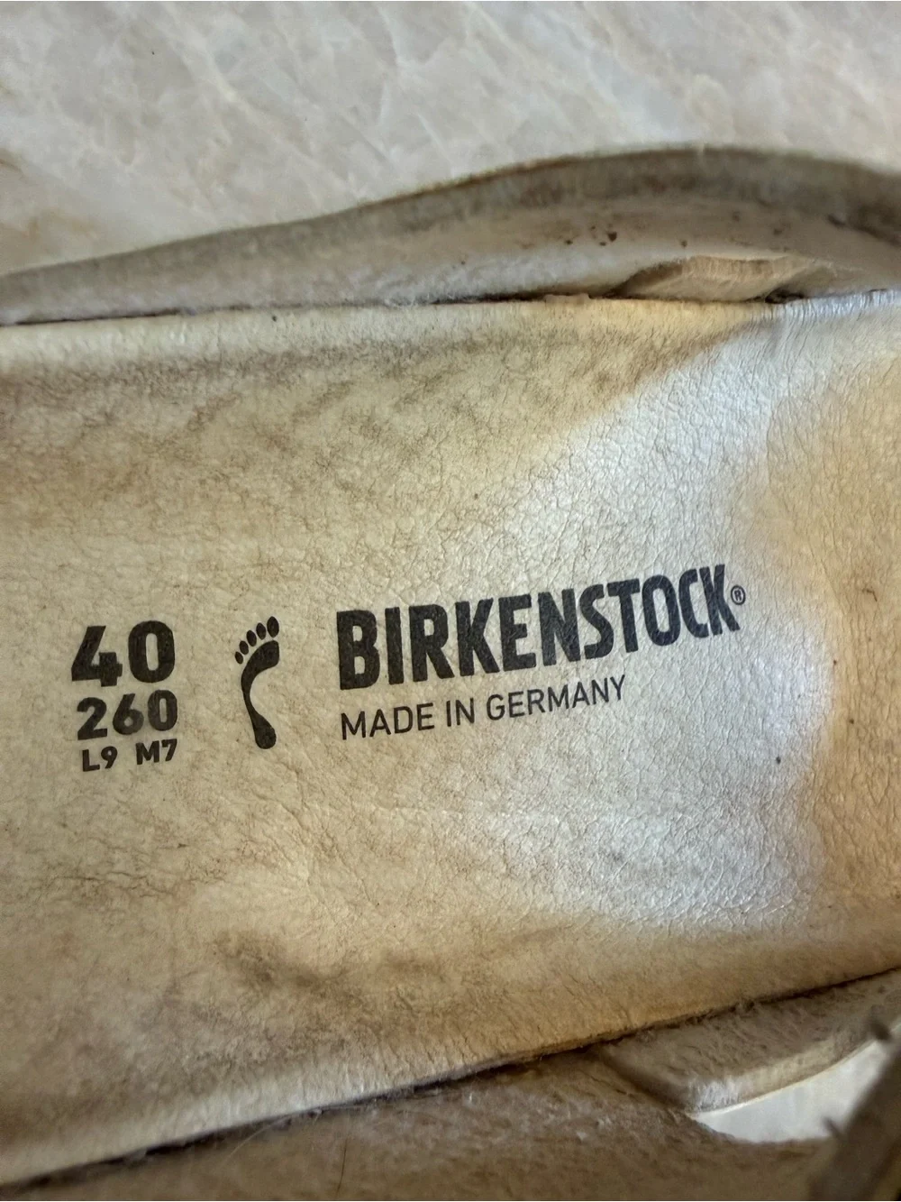 Birkenstock Arizona Split Slide Sandal in Women’s 40 (9-9.5 US) in White/Gold